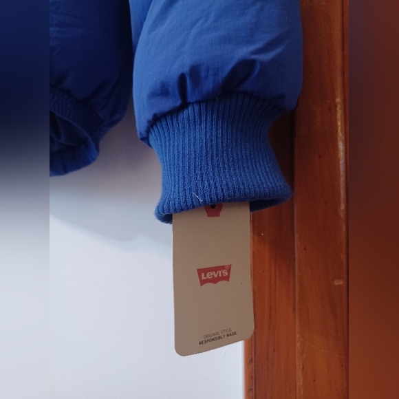 ⛔️SOLD⛔️🆕️NWT Levi's Women's Cinch Waist Puffer Jacket Crop Puffer Coat - Picture 11 of 16